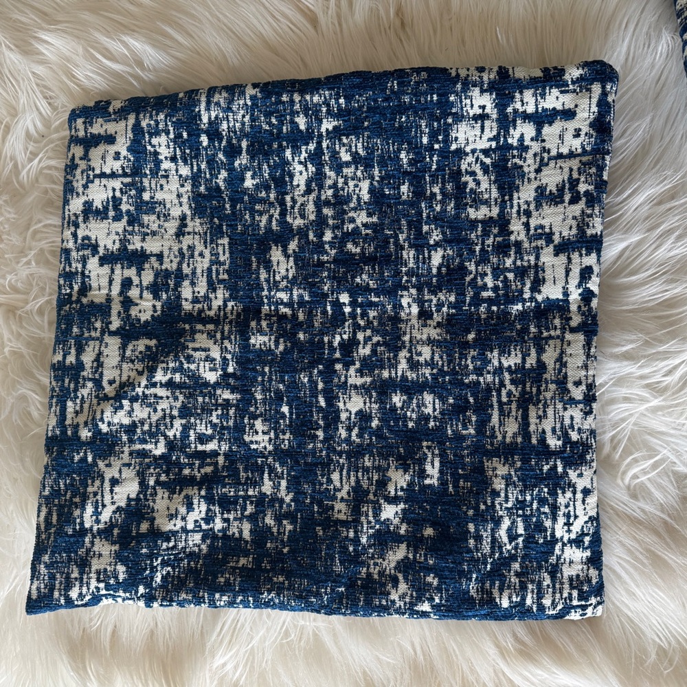 Elegant Blue and White cushion covers